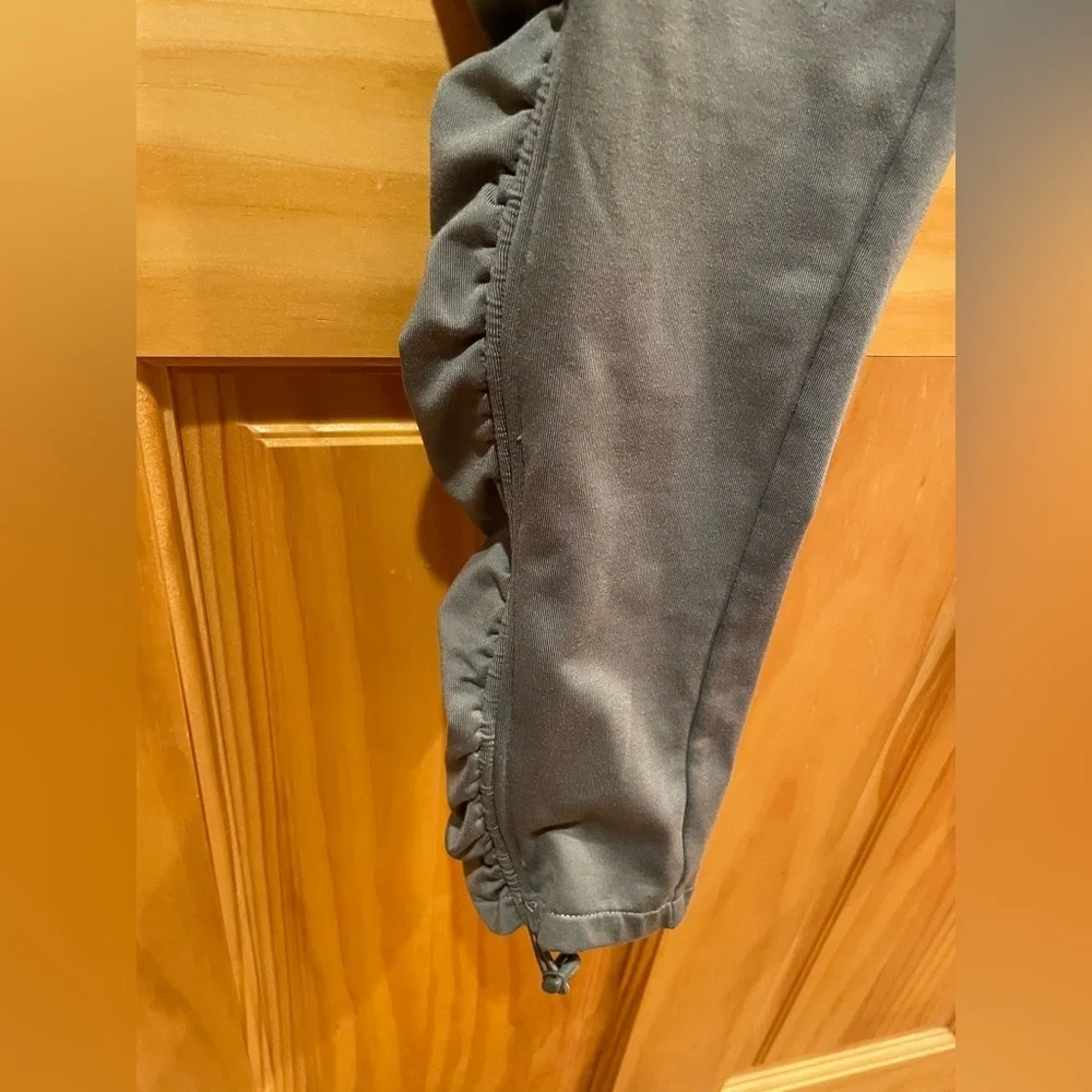 Jo + Jax Fiora Pant Light Gray joggers adult small 2-4  nwot